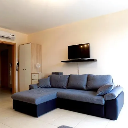 58 - Hullam Uedueloparkban Vizkoezeli Modern * Balatonoszod